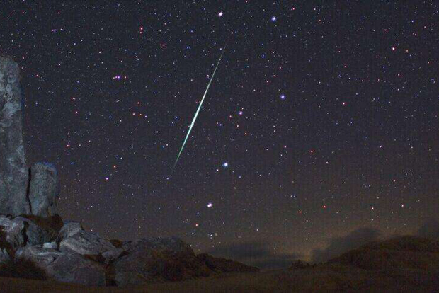 就在今晚，维盾门窗约你一起去看双子座流星雨！